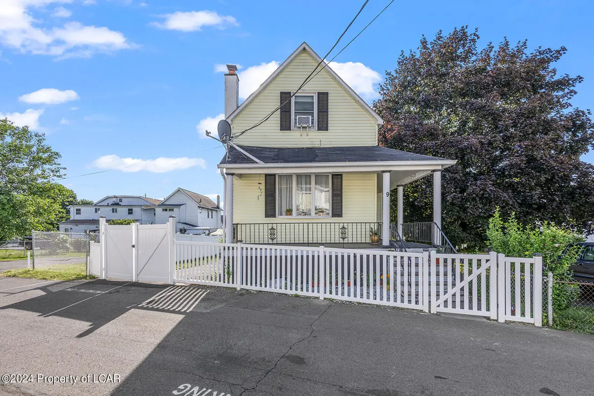 9 Worth Lane, Wilkes-Barre in Wilkes-Barre