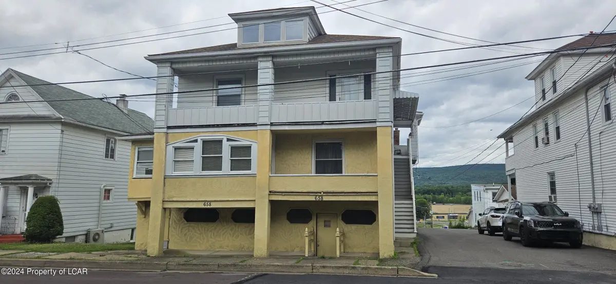 658 Main Road, Hanover Township in Hanover Township