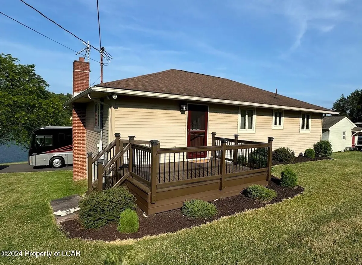 10 Pinecrest Lane, Shickshinny in Shickshinny