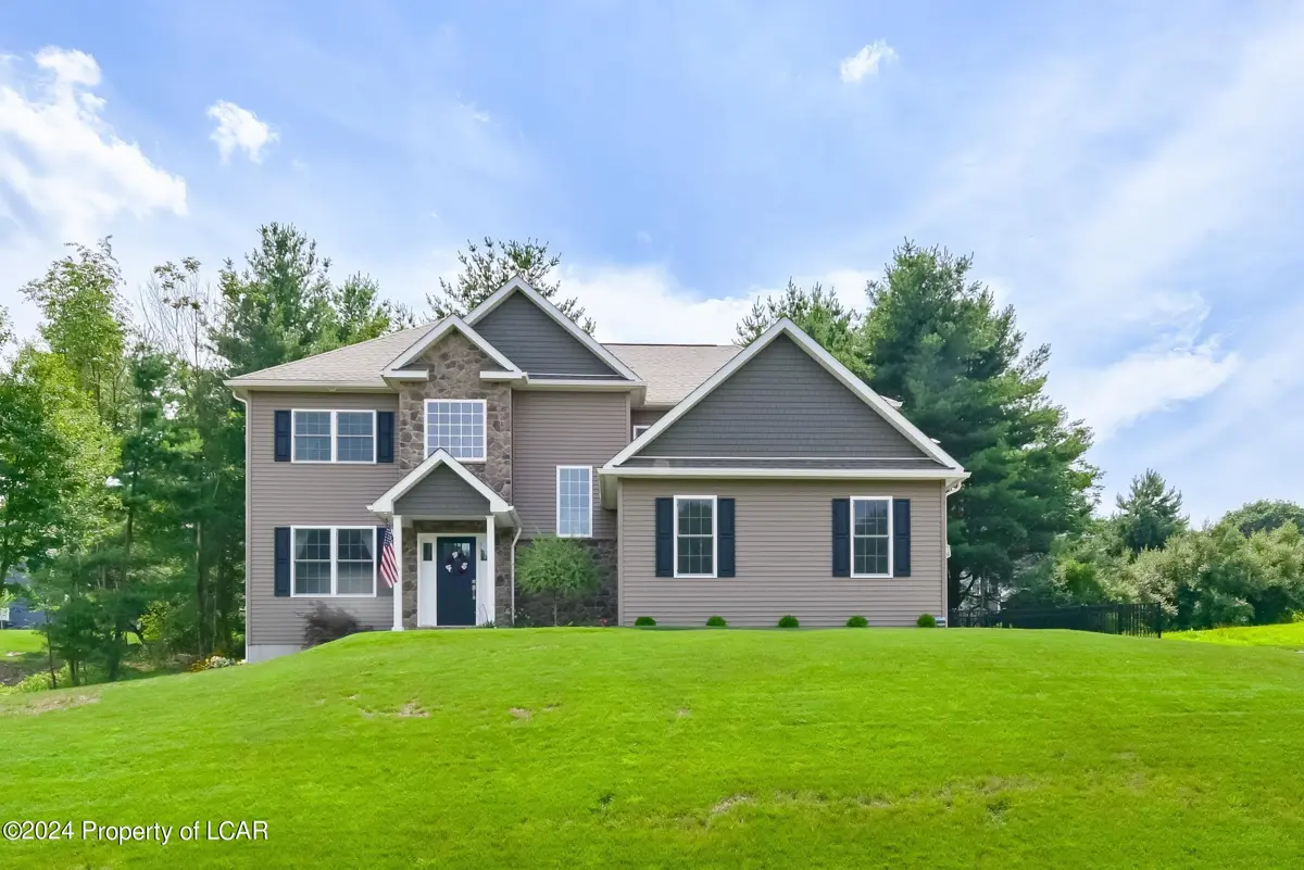 19 Forest Drive, Shavertown in Shavertown