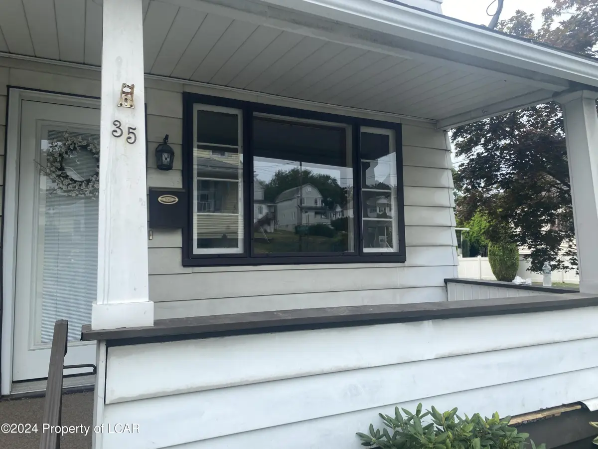 35 Warner Street, Plains in Plains