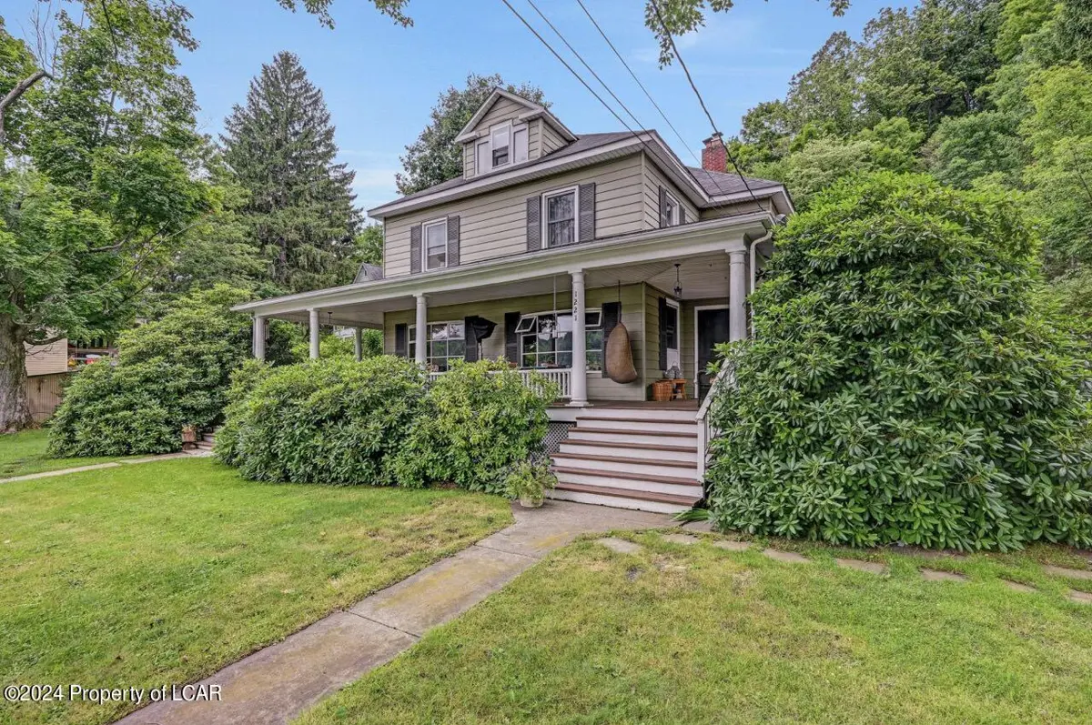 1221 Lakeside Drive, Harveys Lake in Harveys Lake