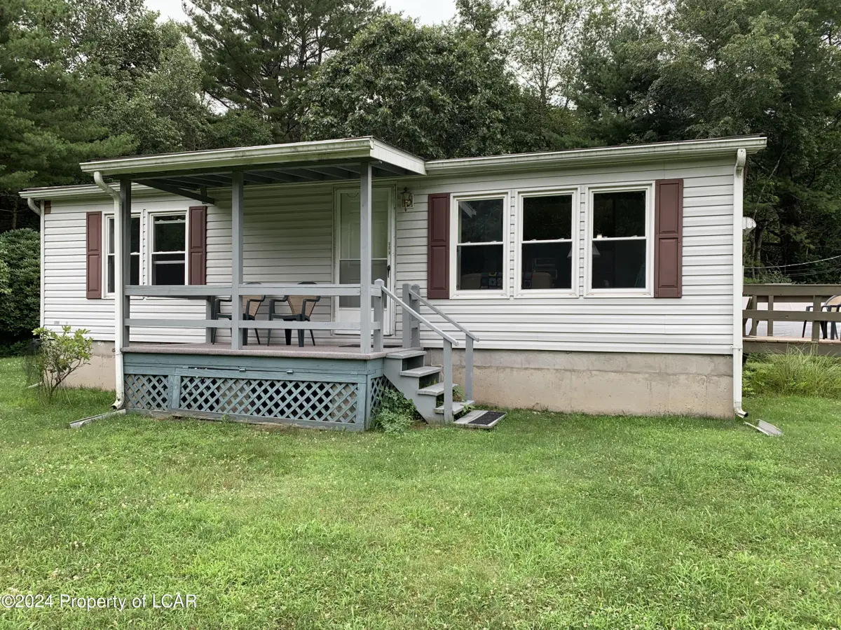 105 Trailing Pine Road, Shickshinny in Shickshinny