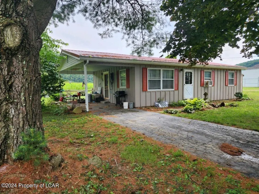 811 Lacey Street, Laceyville in Laceyville