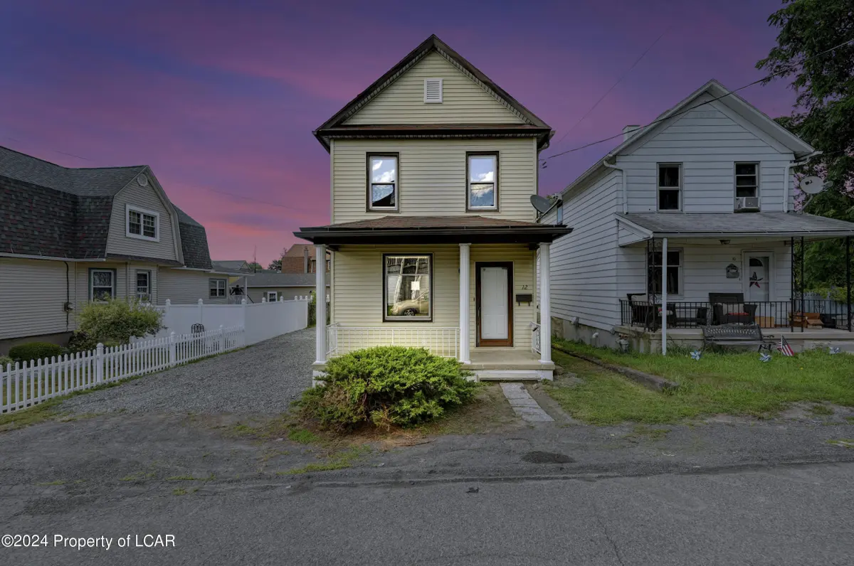 12 Mack Street, Plains in Plains