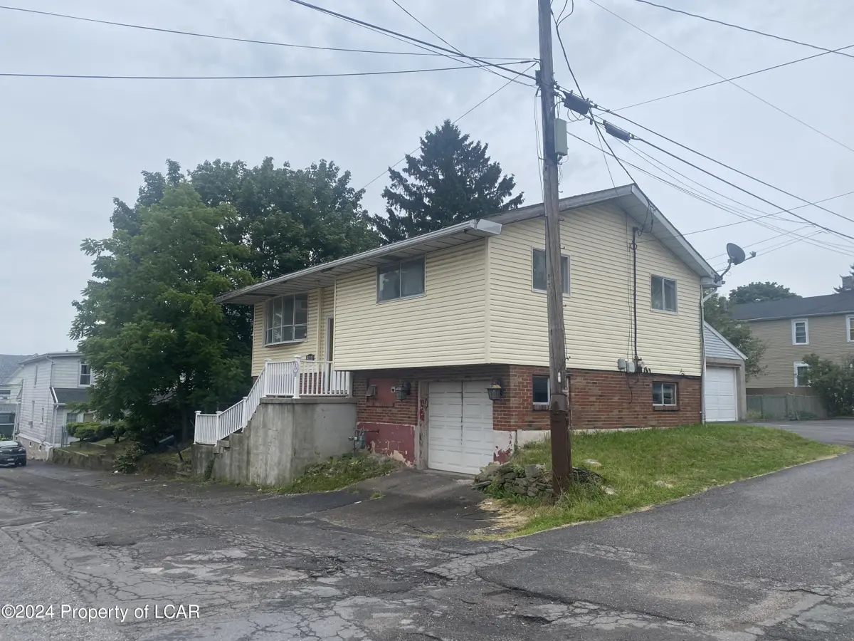 620 W 4th Street, Hazleton in Hazleton