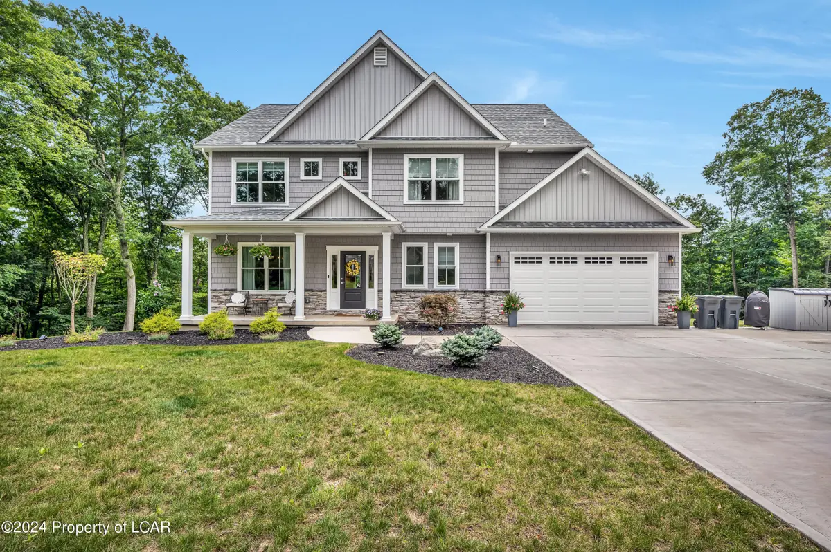 11 Aster Road, Dallas in Dallas