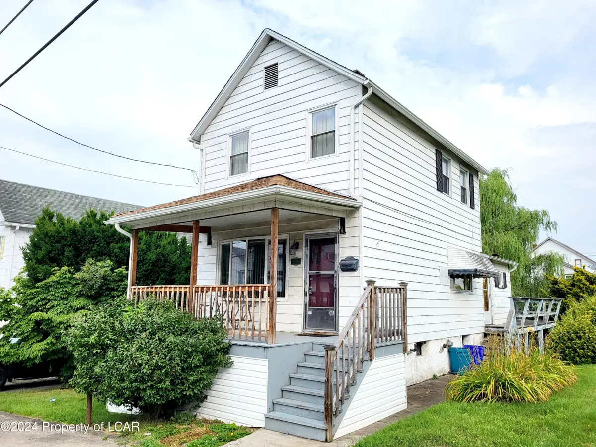 208 W Ridge Street, Nanticoke in Nanticoke