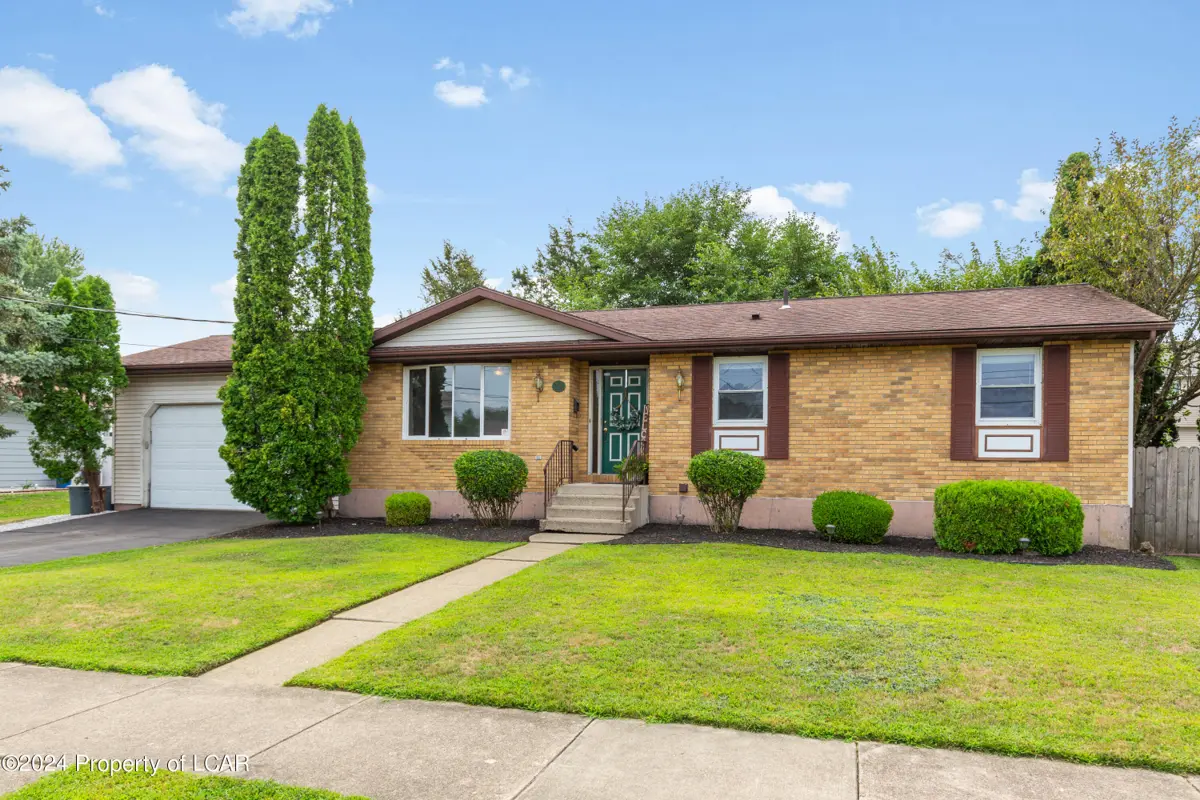 10 Lyndwood Avenue, Hanover Township in Hanover Township