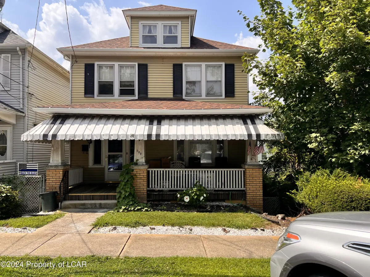 282 Lee Park Avenue, Hanover Township in Hanover Township