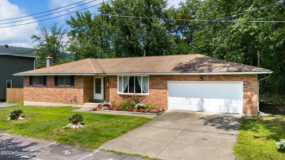 7 Spruce Street, Swoyersville in Swoyersville