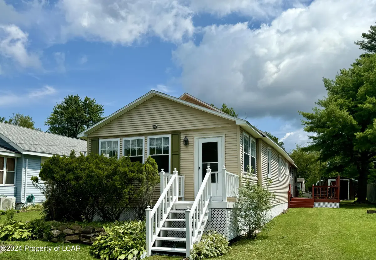 75 Lakeview Drive, Sweet Valley in Sweet Valley