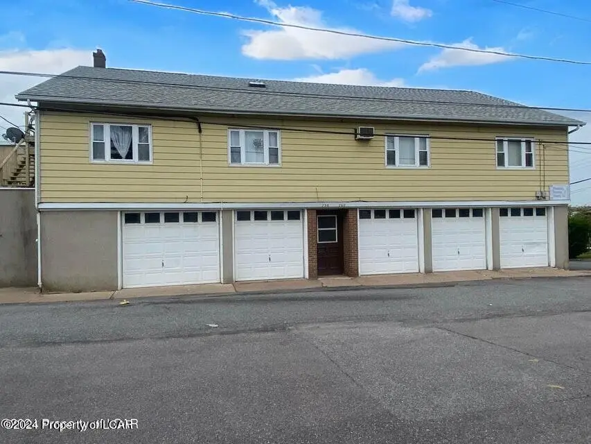 426 W 13th Street, Hazleton in Hazleton