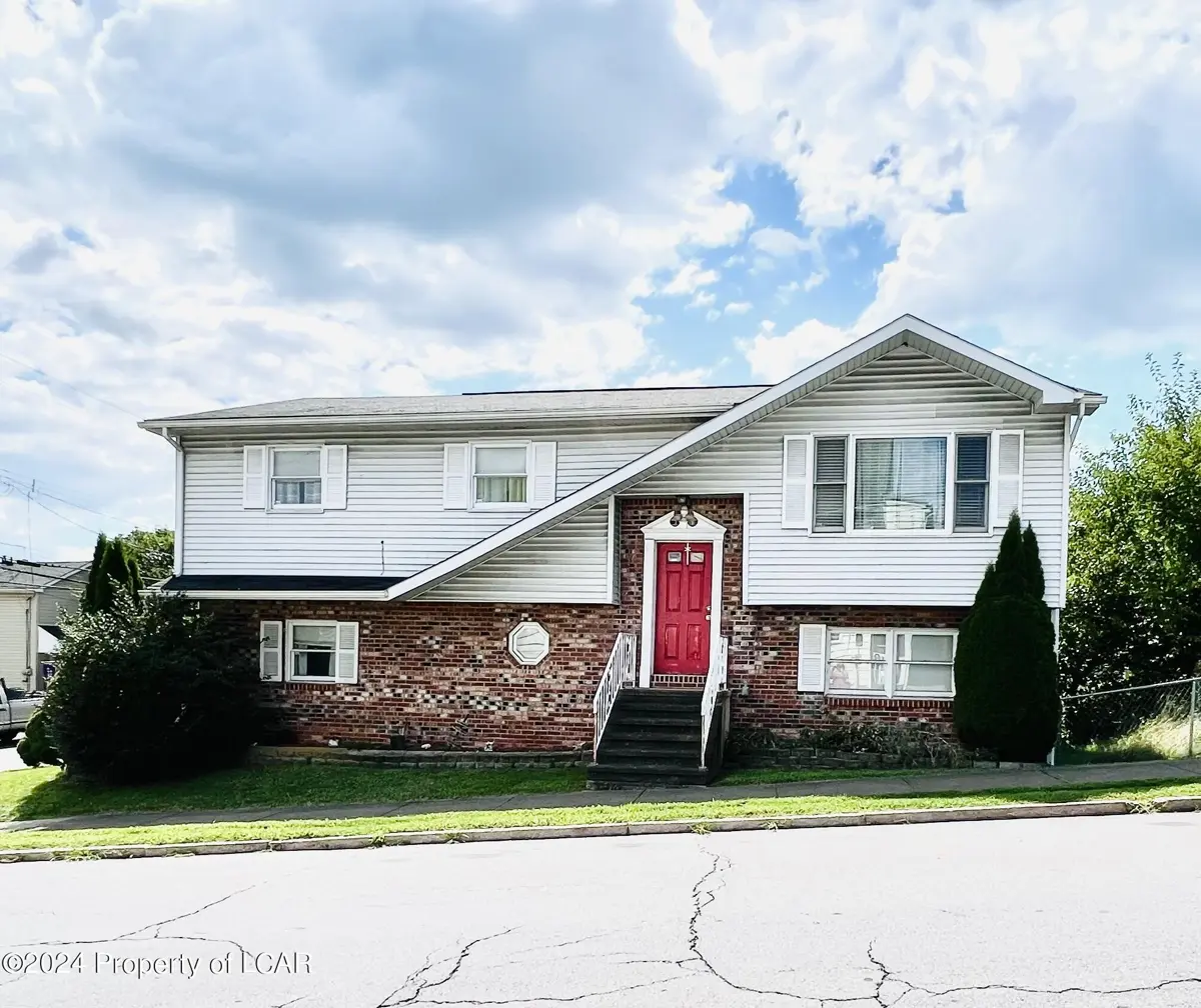 401 W Shawnee Avenue, Plymouth in Plymouth