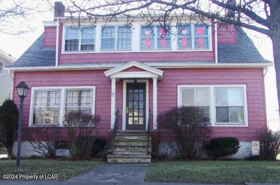 90-92 Oak Street, Forty Fort in Forty Fort