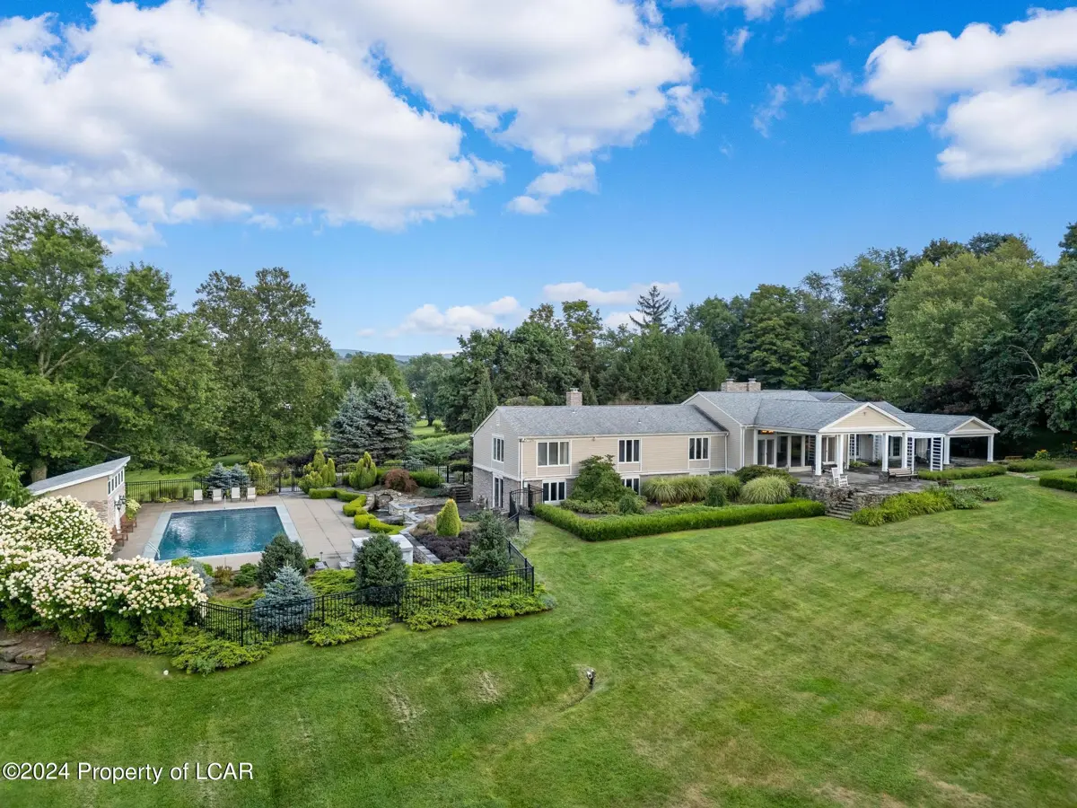 495 N Abington Road, Waverly in Waverly