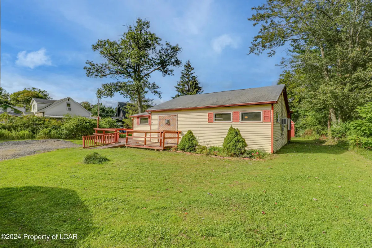 10 Bridge Street, Harveys Lake in Harveys Lake