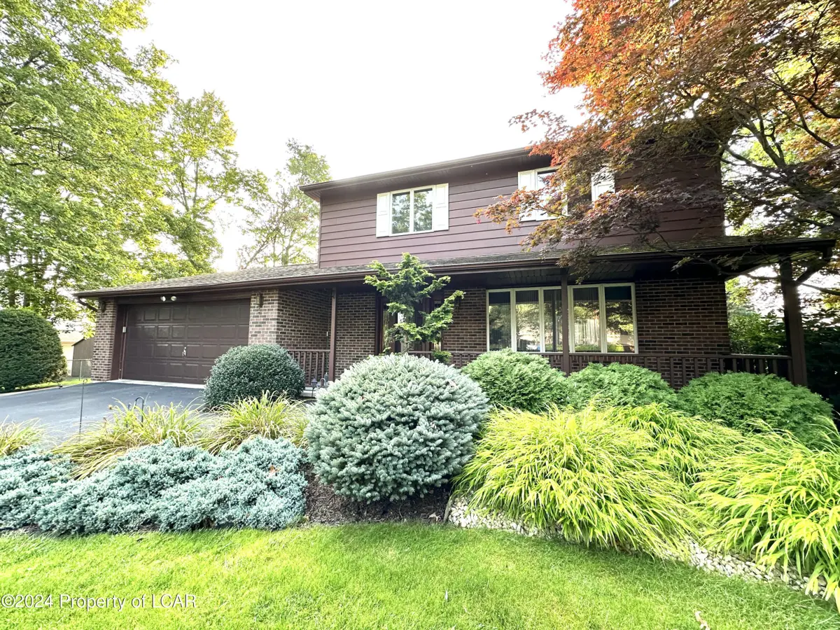 105 Bent Pine Trail, West Hazleton in West Hazleton