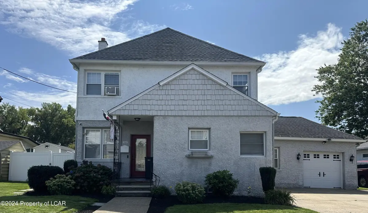 206 New Elizabeth Street, Wilkes-Barre in Wilkes-Barre