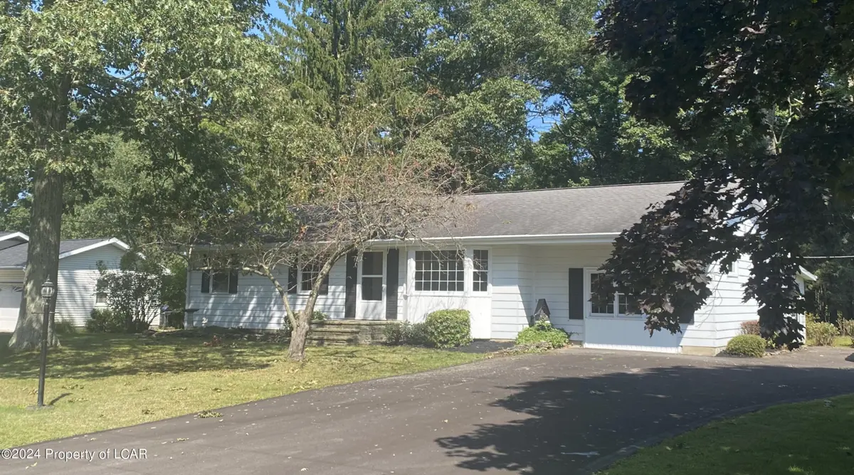 17 Oak Drive, Mountain Top in Mountain Top