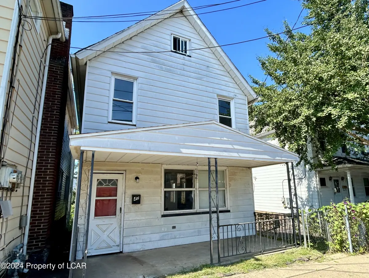 40 Lee Park Avenue, Hanover Township in Hanover Township