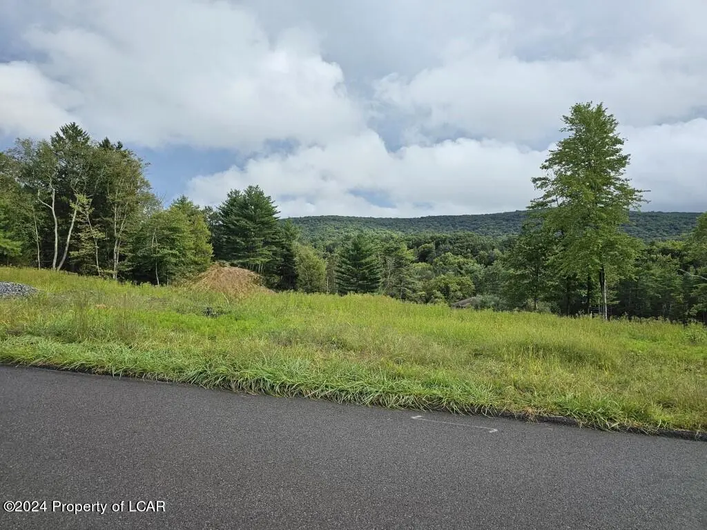 14 Cobblestone Lane, Shavertown in Shavertown