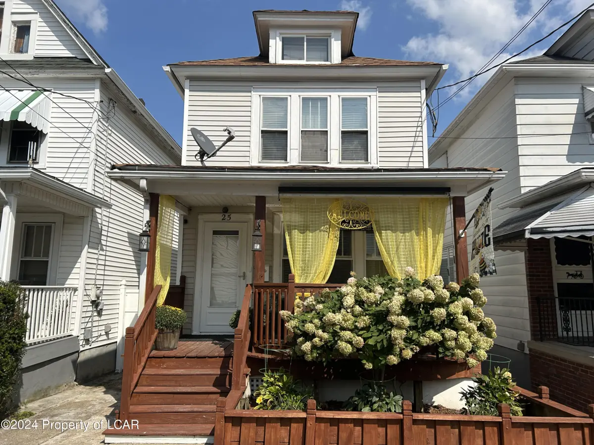 25 Martin Street, Hanover Township in Hanover Township