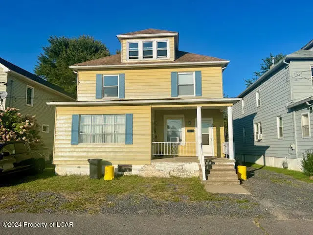 306 Roosevelt Street, Exeter in Exeter