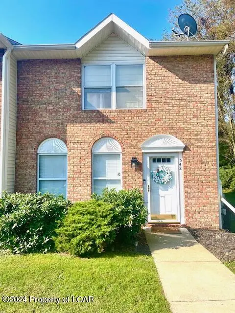 542 Clover Court, Exeter in Exeter