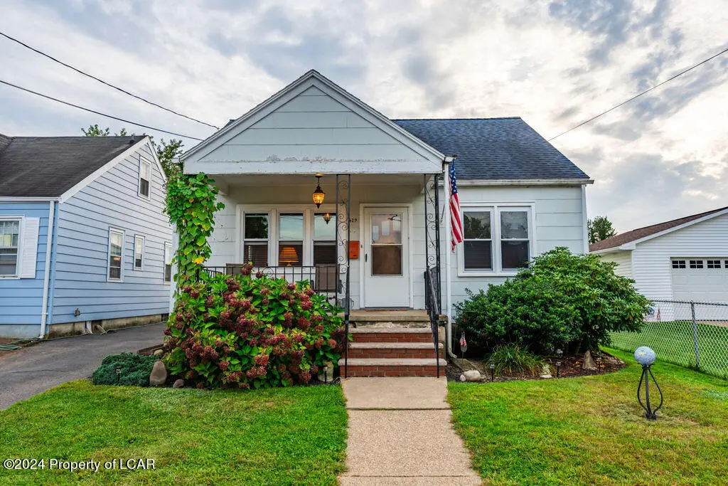 429 Washington Avenue, West Wyoming in West Wyoming