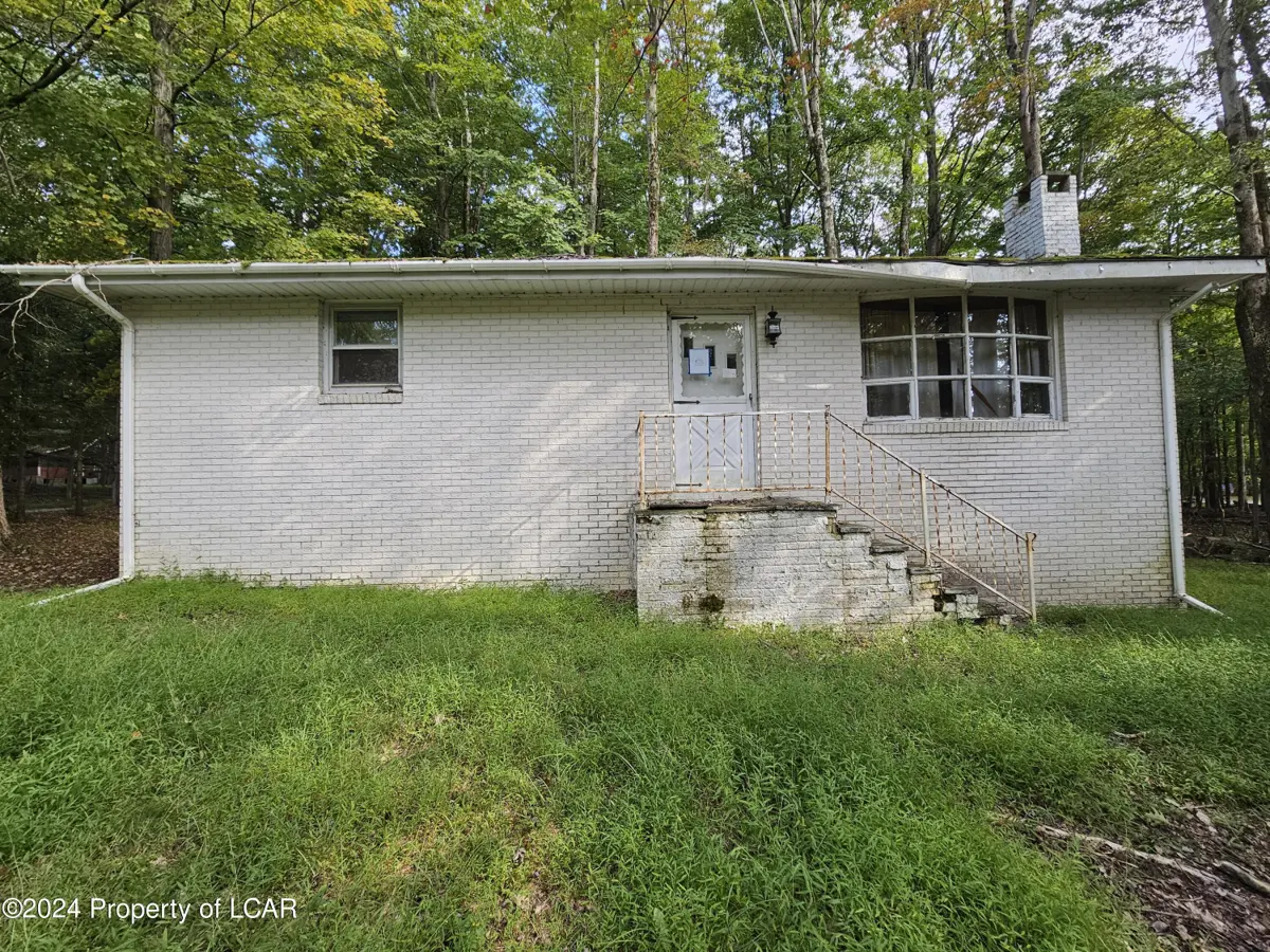 104 Iowa Trail, Pocono Lake in Pocono Lake