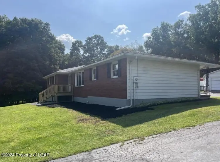 1245 Whites Ferry Road, Falls in Falls