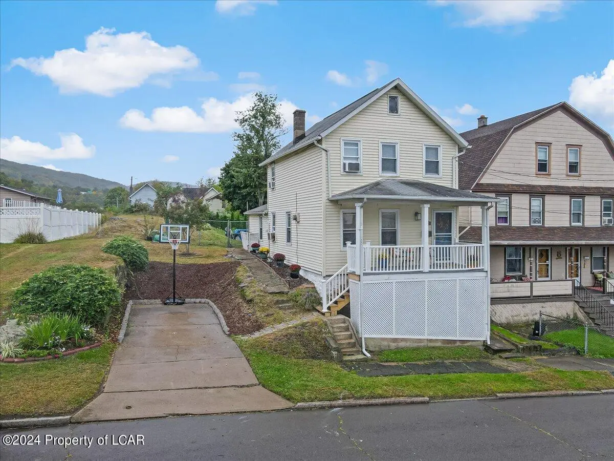31 Fall Street, Ashley in Ashley
