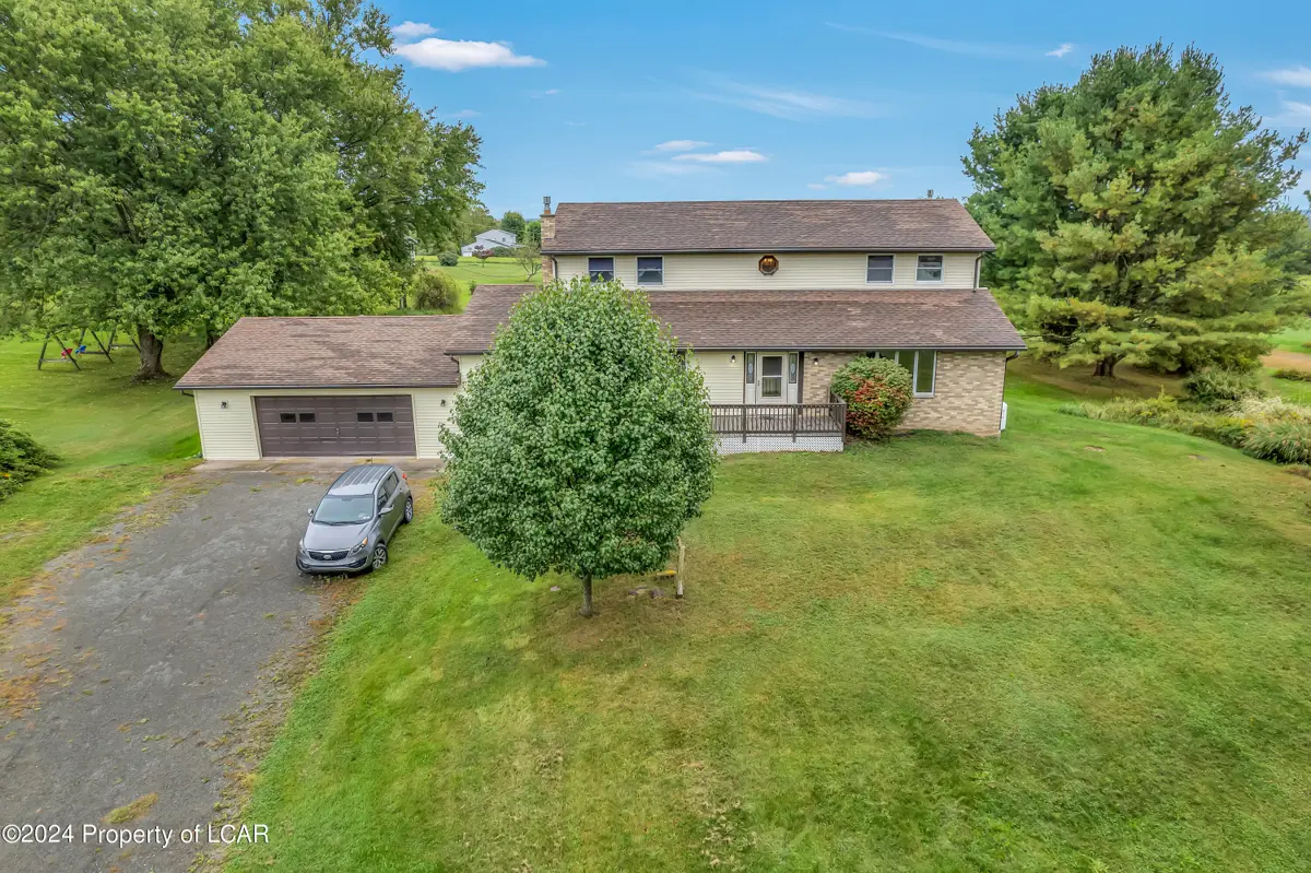 127 Lakeview Drive, Sweet Valley in Sweet Valley