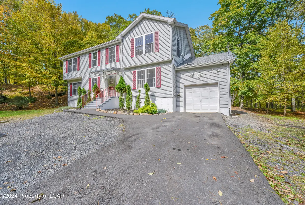 315 Clubhouse Drive, East Stroudsburg in East Stroudsburg