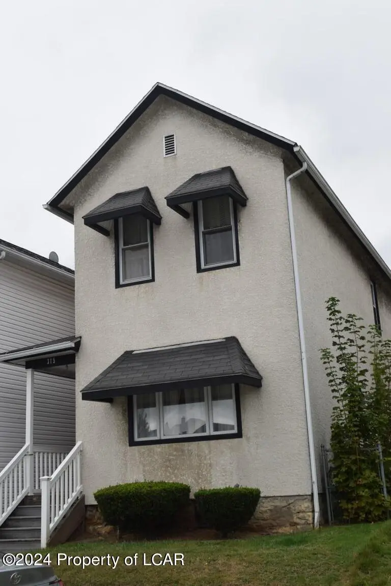 315 N Bromley Avenue, Scranton in Scranton