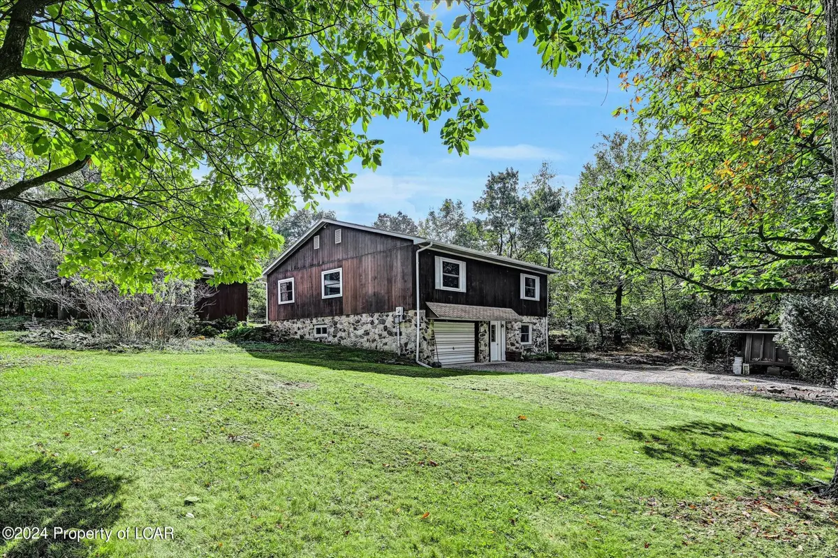 104 Whitetail Crossing Road, Tamaqua in Tamaqua