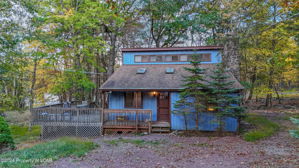 11 Maplewood Road, Lake Harmony in Lake Harmony