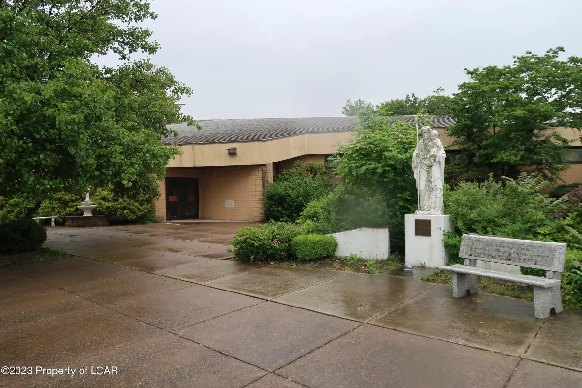 1670 Wyoming Avenue, Exeter in Exeter