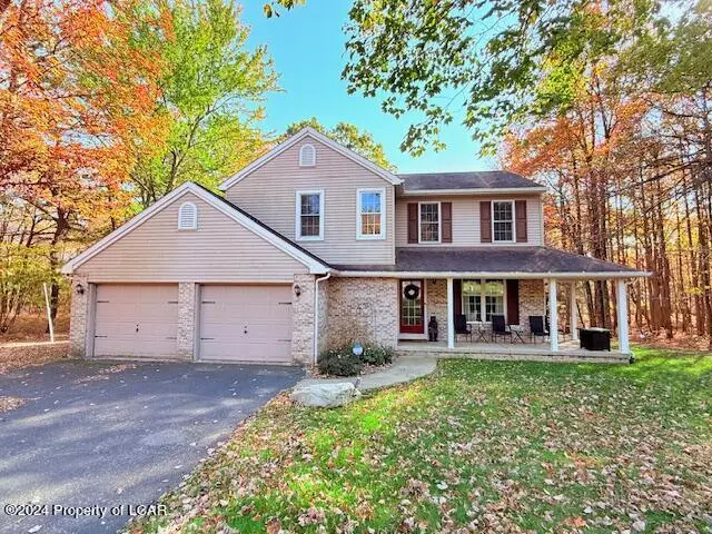 137 E Players Way, Hazleton in Hazleton