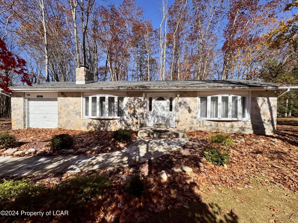 5228 Hummingbird Drive, Pocono Summit in Pocono Summit