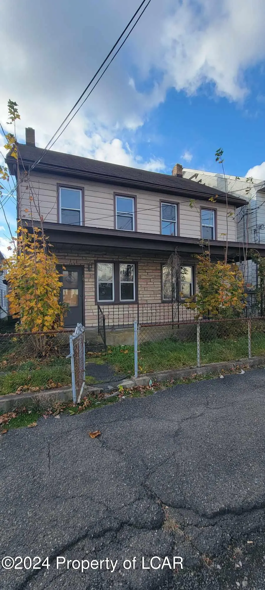 8-10 E Broad Street, Beaver Meadows in Beaver Meadows