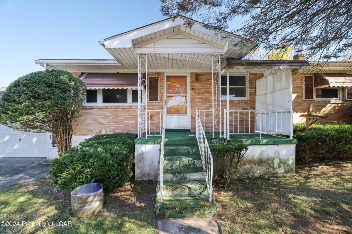 999 N Manhattan Court, Hazleton in Hazleton