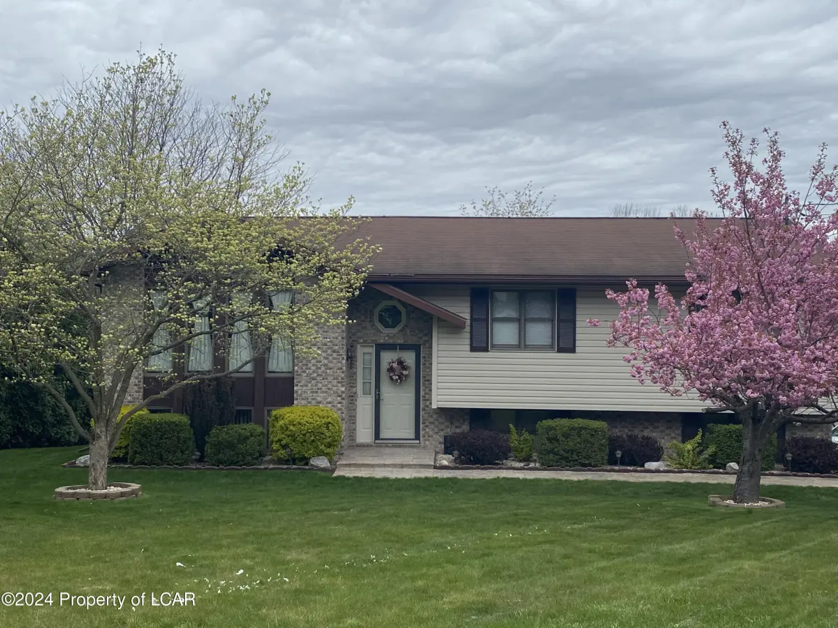17 Winthrop Street, Archbald in Archbald
