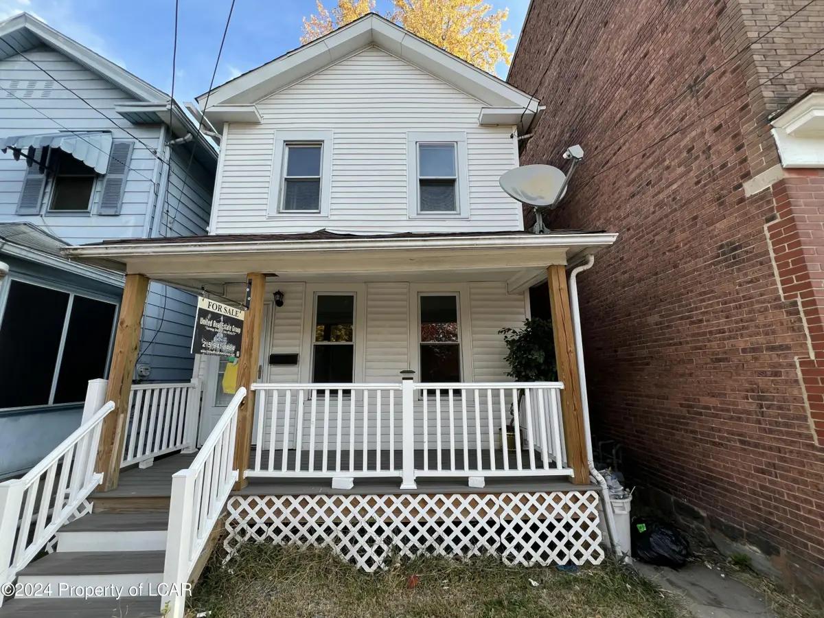 79 Wood Street, Wilkes-Barre in Wilkes-Barre