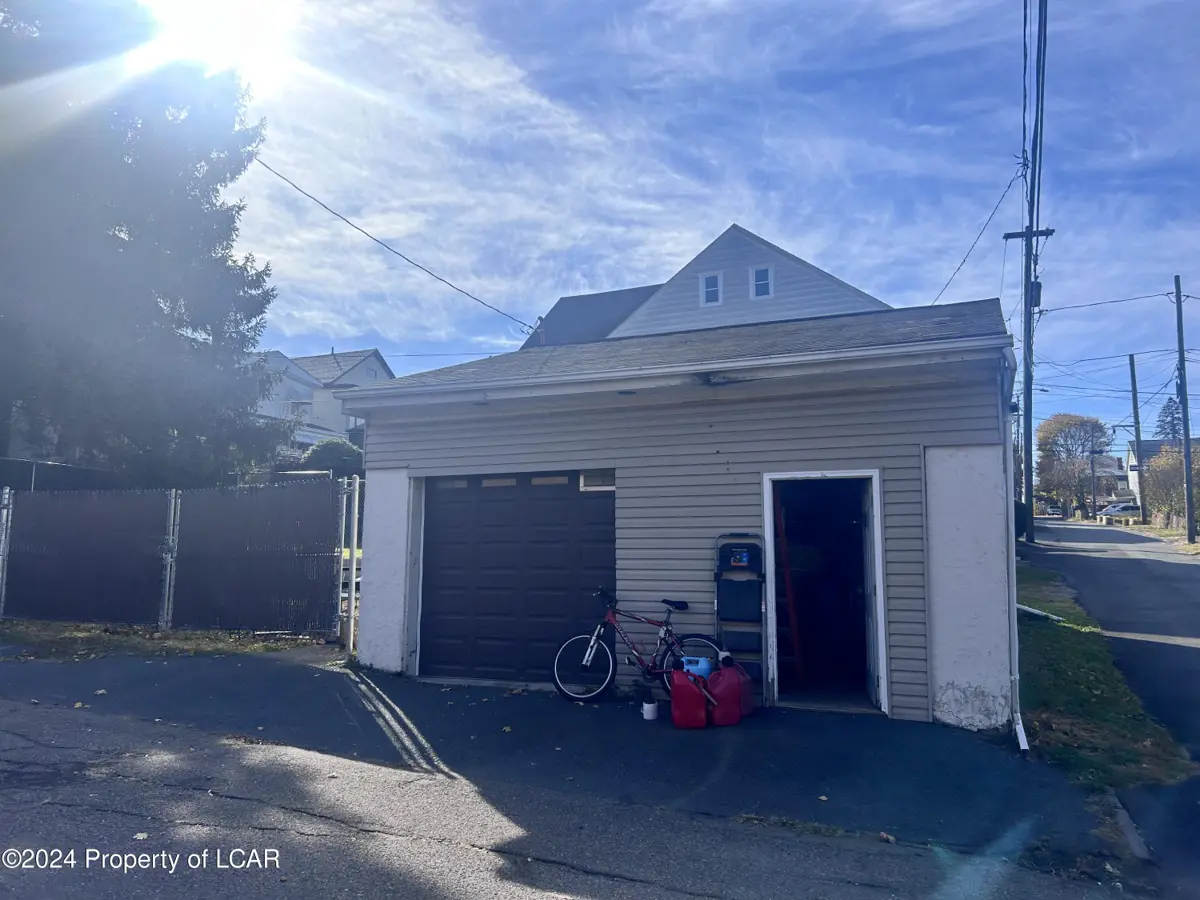 26 E Walnut Street, Hazleton in Hazleton