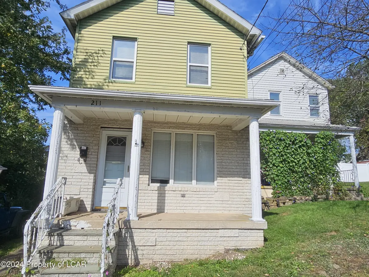 211 N Everett Avenue, Scranton in Scranton
