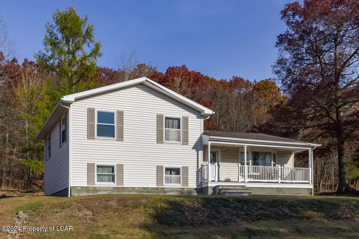 104 Woodlawn Avenue, Mountain Top in Mountain Top