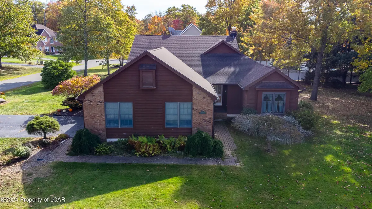 11 Valley Lane, Mountain Top in Mountain Top