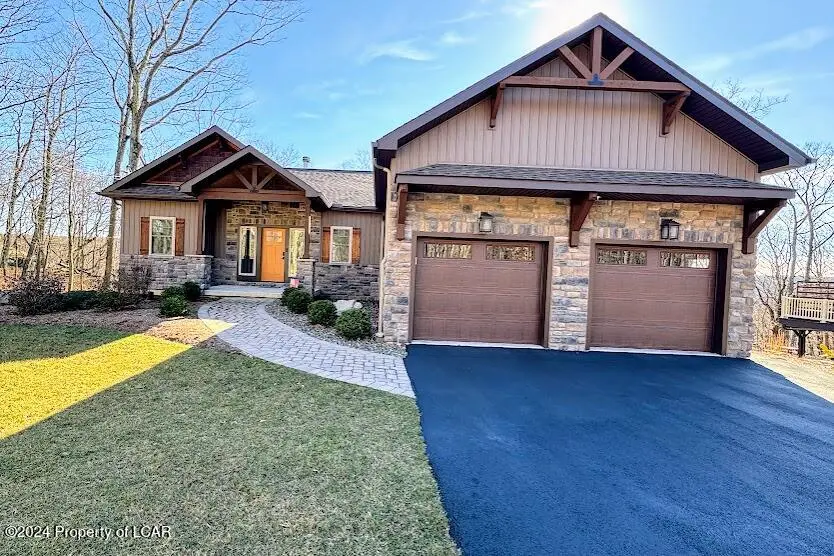 728 Turnberry Lane, Hazleton in Hazleton